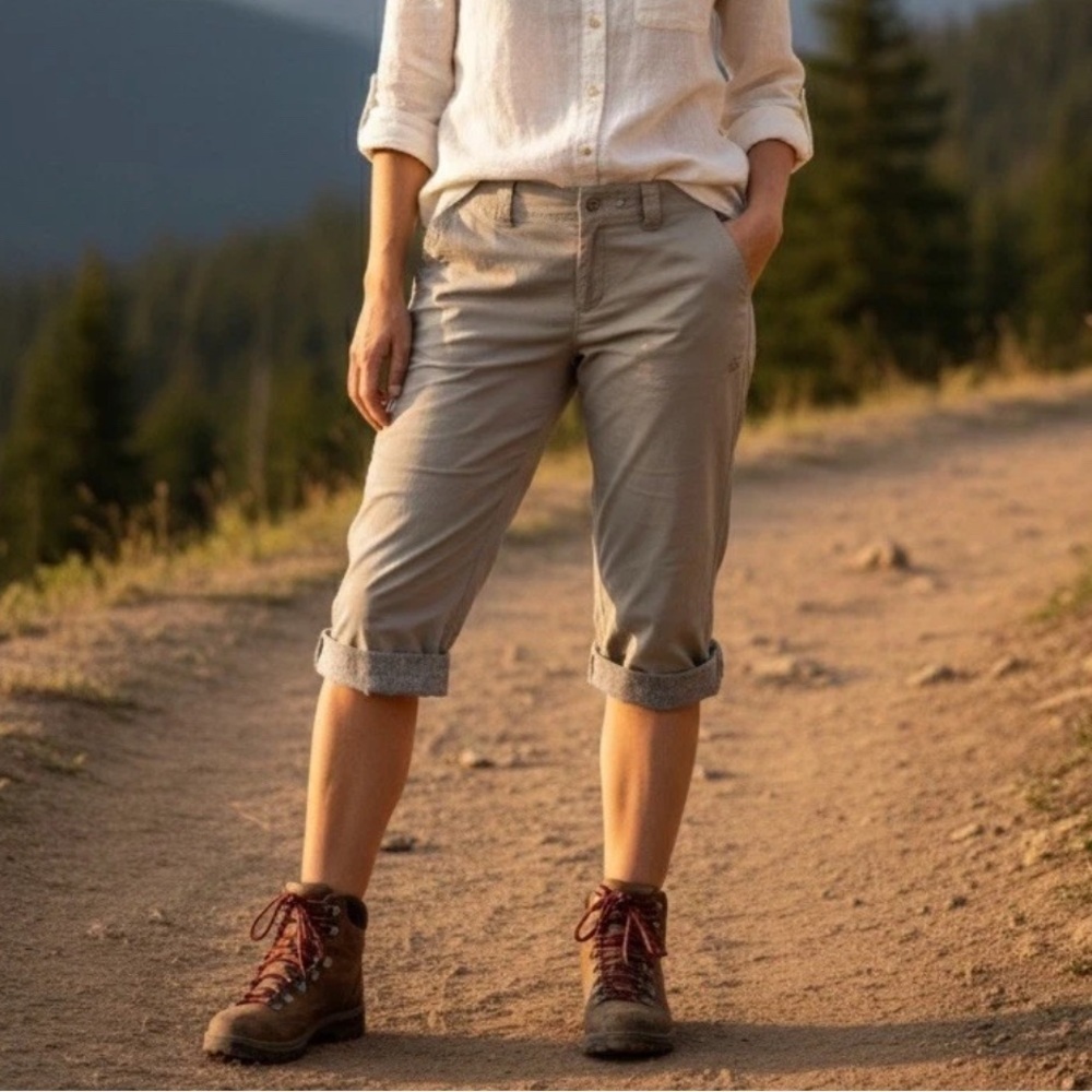 NEW Eddie Bauer Hiking Camp Capri Pants 10 Khaki Tan Roll-Up Stretch